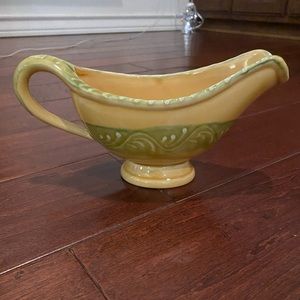 BEAUTIFUL CRATE & BARREL GRAVY BOAT/SERVER; MADE IN ITALY